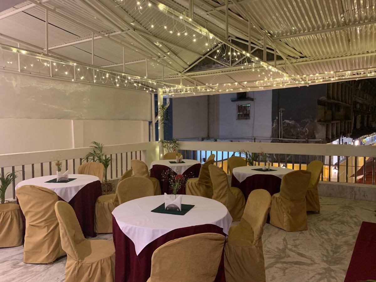 Saluja Hotel