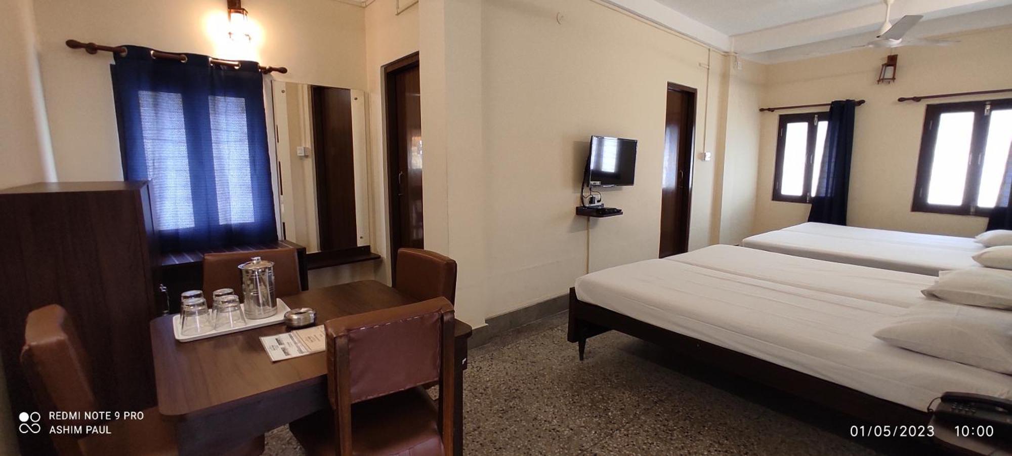 Saluja Hotel 2*