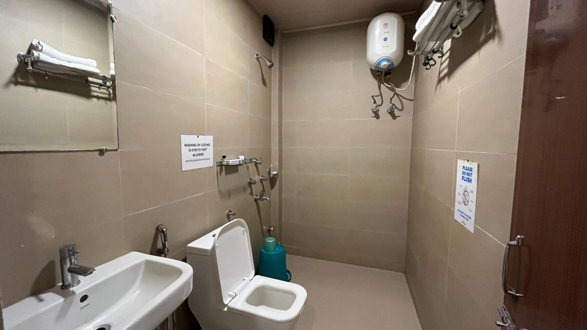 Saluja Hotel Siliguri