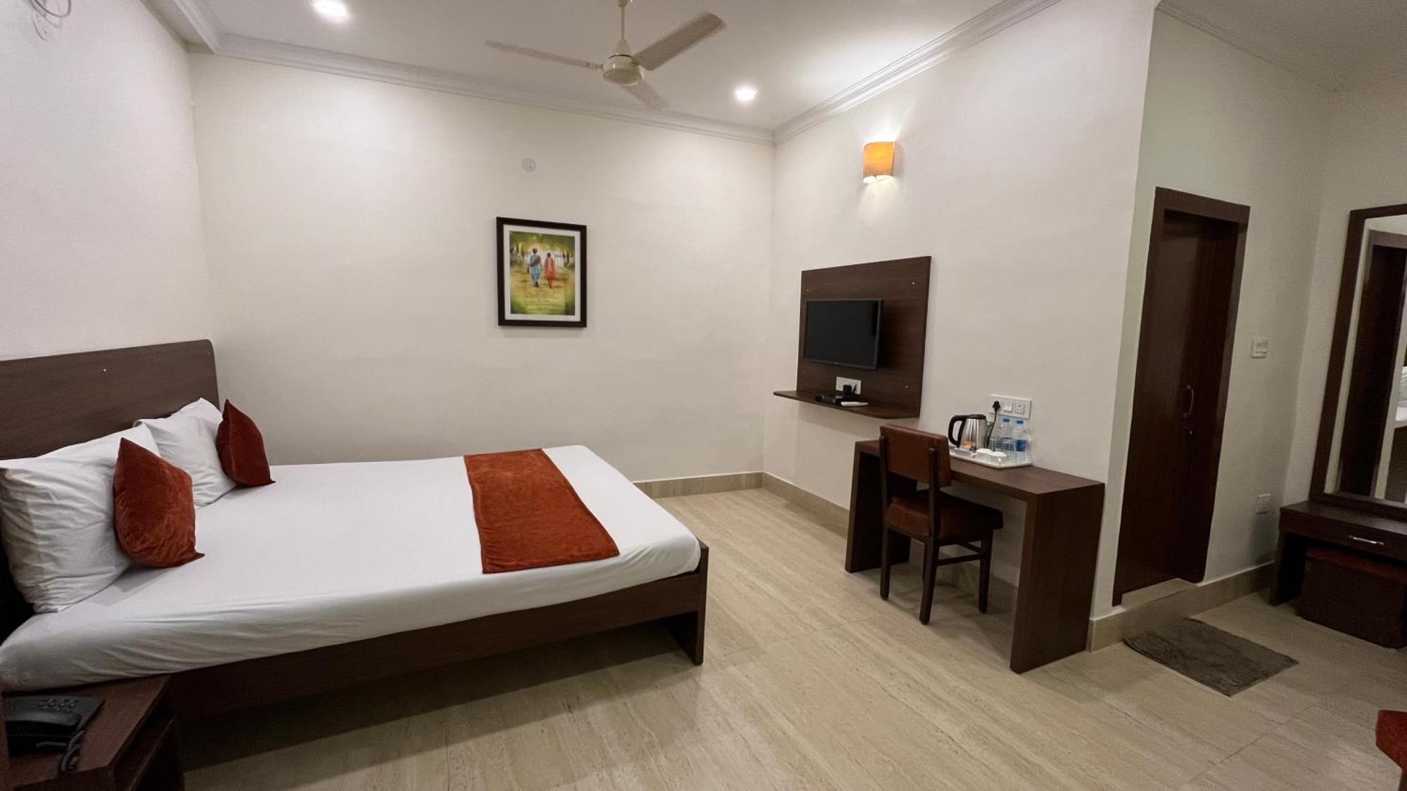Hotel Saluja Siliguri