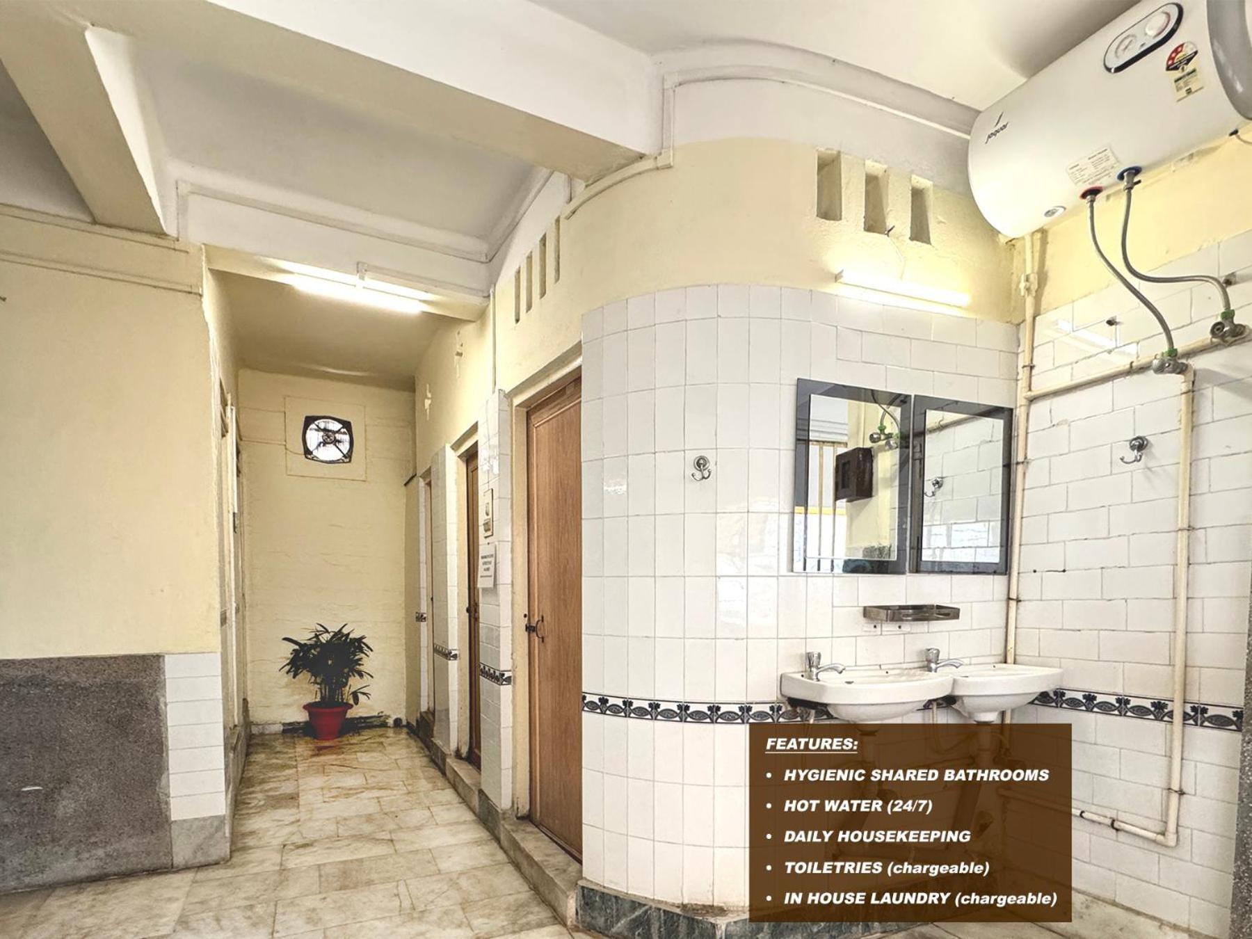 Hotel Saluja 2*
